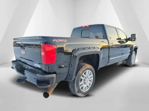 More photos of 2016 Chevrolet Silverado 2500HD High Country at Hocking Valley Motors, OH