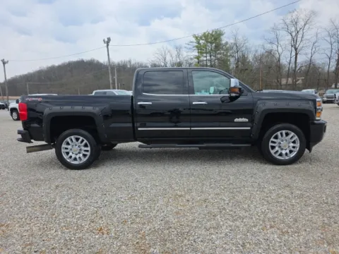 More photos of 2016 Chevrolet Silverado 2500HD High Country at Hocking Valley Motors, OH