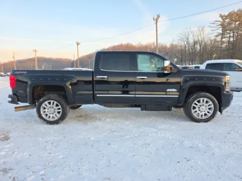 More photos of 2016 Chevrolet Silverado 2500HD High Country at Hocking Valley Motors, OH