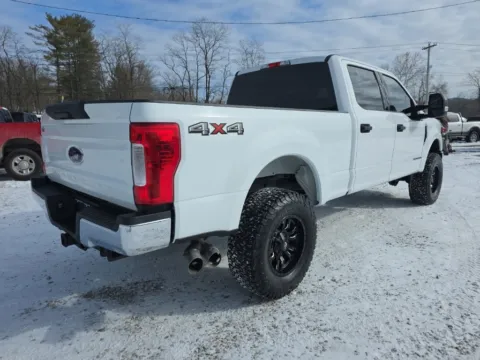 More photos of 2017 Ford F-250SD XLT at Hocking Valley Motors, OH