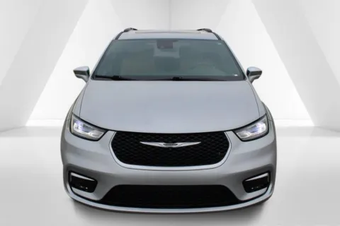 Photos of 2022 Chrysler Pacifica Pinnacle for sale in Logan, OH at Hocking Valley Motors