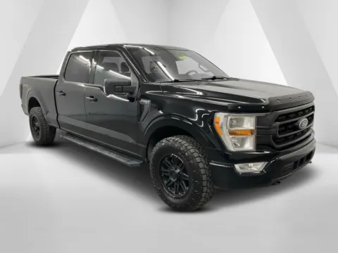 Black 2021 Ford F-150 XLT for sale in Logan, OH