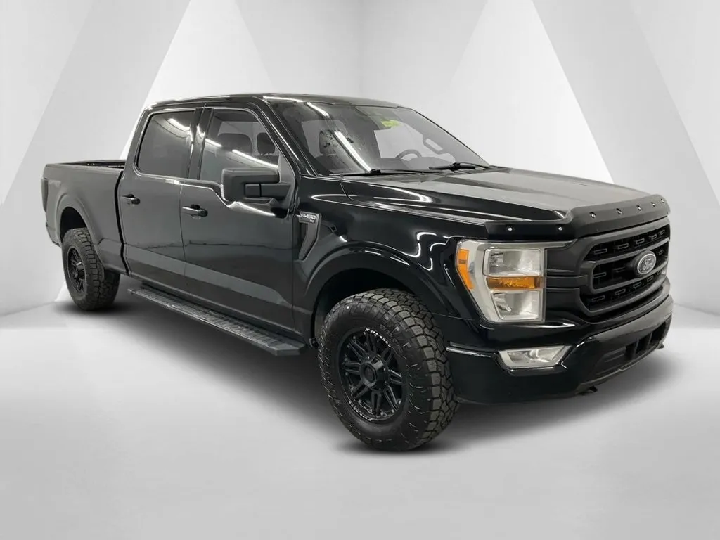 Black 2021 Ford F-150 XLT for sale in Logan, OH