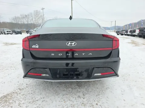 More photos of 2021 Hyundai Sonata SE at Hocking Valley Motors, OH