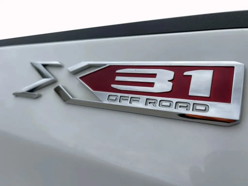 2022 GMC Sierra 1500 SLT - Photo 10