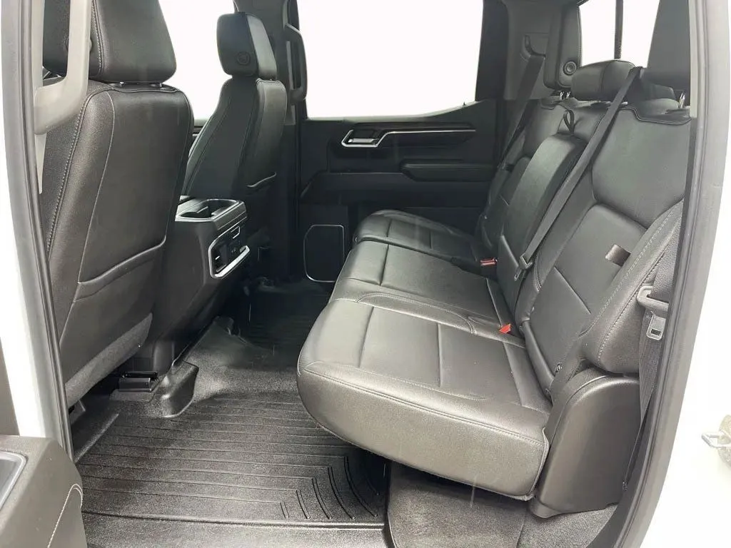 2022 GMC Sierra 1500 SLT - Photo 17