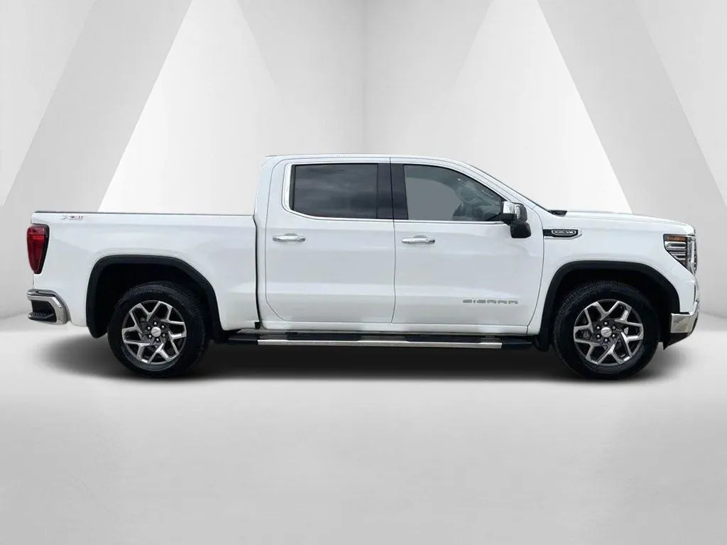 2022 GMC Sierra 1500 SLT - Photo 9