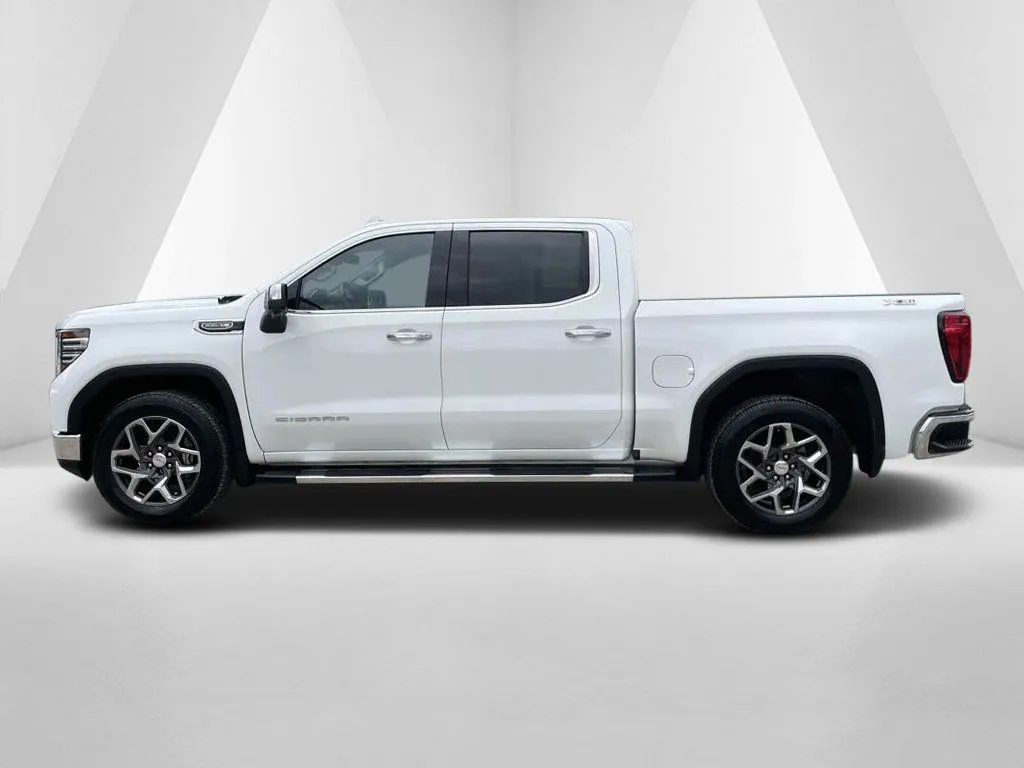 2022 GMC Sierra 1500 SLT - Photo 4