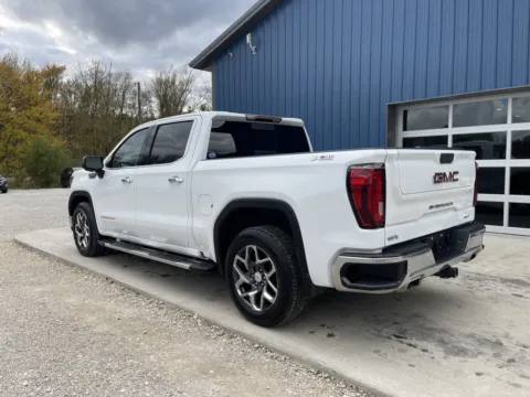 More photos of 2022 GMC Sierra 1500 SLT at Hocking Valley Motors, OH