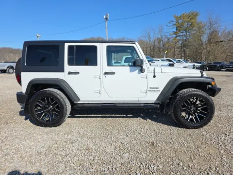 More photos of 2016 Jeep Wrangler Unlimited Sport at Hocking Valley Motors, OH