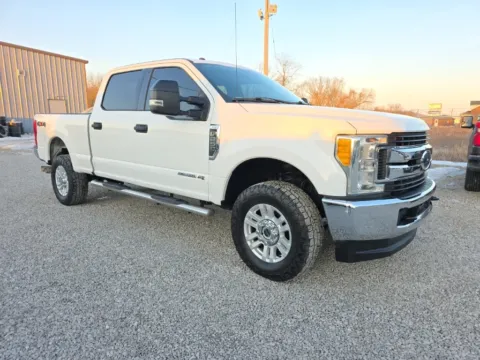 White 2017 Ford F-250SD XLT for sale in Logan, OH