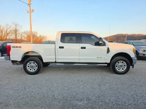 More photos of 2017 Ford F-250SD XLT at Hocking Valley Motors, OH