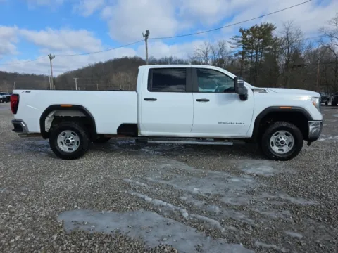 More photos of 2022 GMC Sierra 2500HD Pro at Hocking Valley Motors, OH