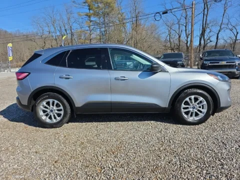 More photos of 2022 Ford Escape SE at Hocking Valley Motors, OH