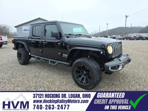 Black 2023 Jeep Gladiator Overland for sale in Logan, OH