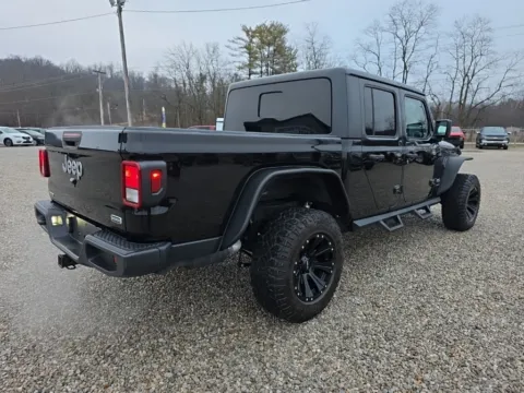 More photos of 2023 Jeep Gladiator Overland at Hocking Valley Motors, OH