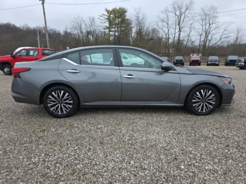 More photos of 2023 Nissan Altima 2.5 SV at Hocking Valley Motors, OH