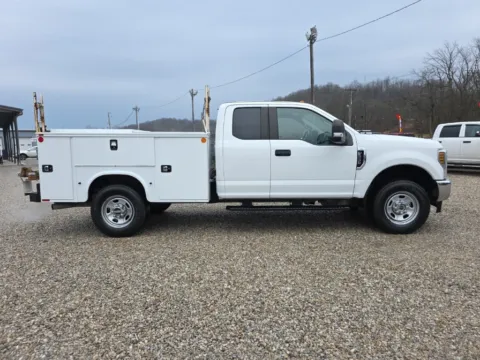 More photos of 2019 Ford F-350SD XL at Hocking Valley Motors, OH