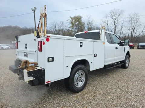 More photos of 2019 Ford F-350SD XL at Hocking Valley Motors, OH