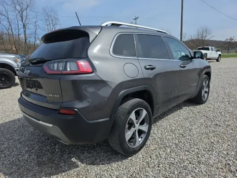 More photos of 2019 Jeep Cherokee Limited at Hocking Valley Motors, OH