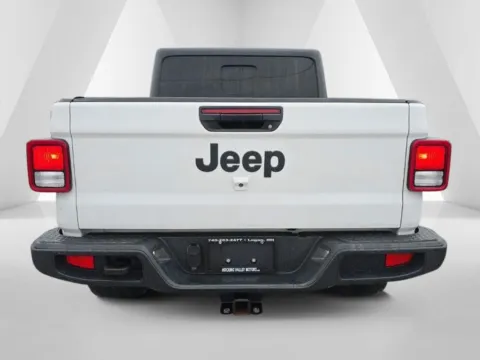 More photos of 2021 Jeep Gladiator Willys at Hocking Valley Motors, OH