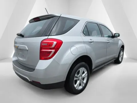 More photos of 2017 Chevrolet Equinox LS at Hocking Valley Motors, OH