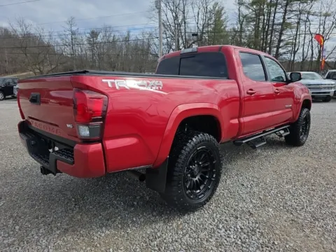 More photos of 2018 Toyota Tacoma TRD Sport at Hocking Valley Motors, OH