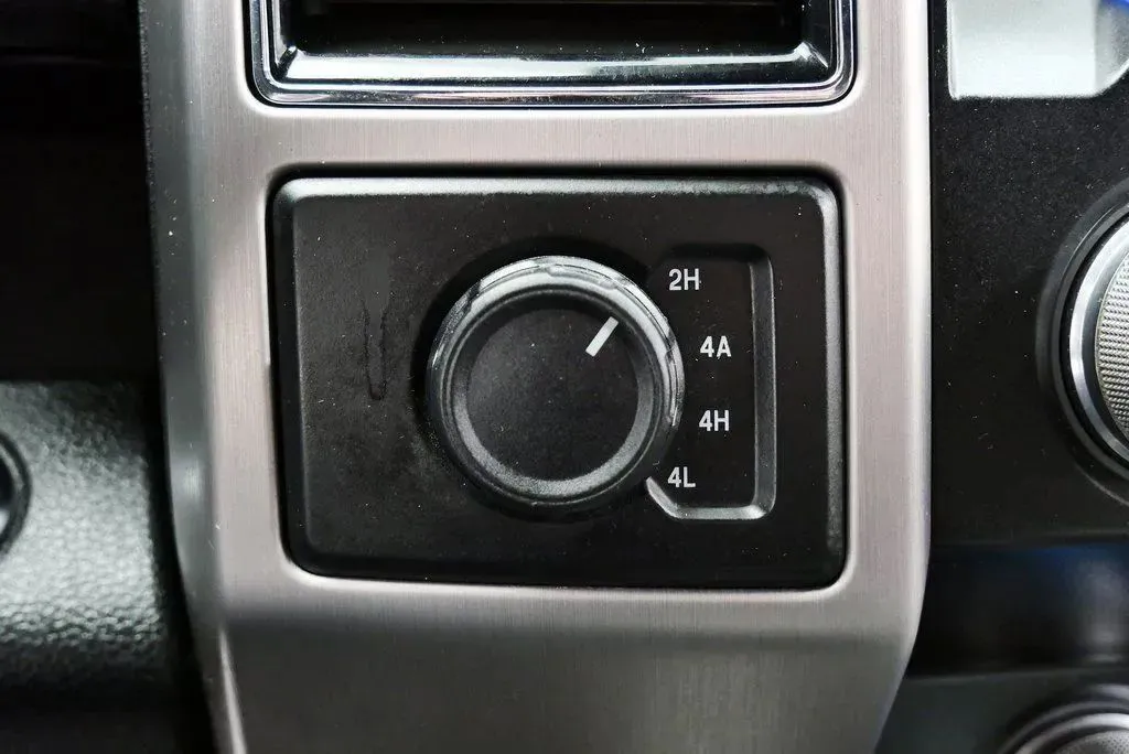 2020 Ford F-150 Platinum - Photo 26