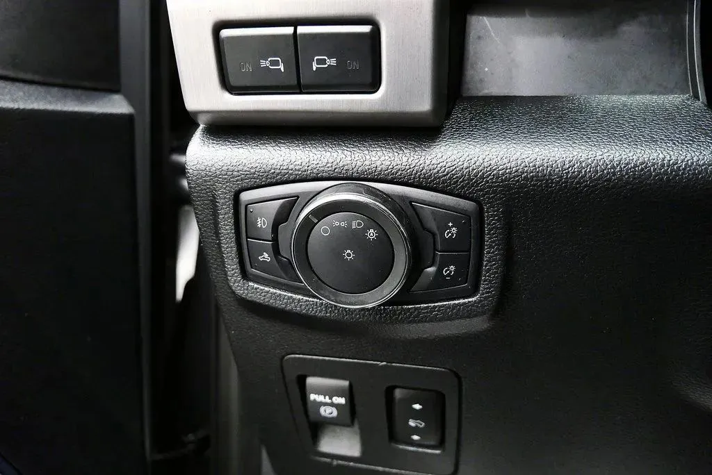 2020 Ford F-150 Platinum - Photo 24