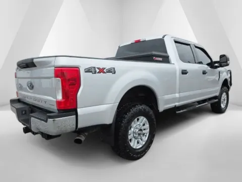 More photos of 2017 Ford F-250SD XLT at Hocking Valley Motors, OH