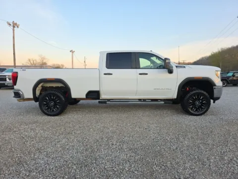 More photos of 2022 GMC Sierra 2500HD Pro at Hocking Valley Motors, OH
