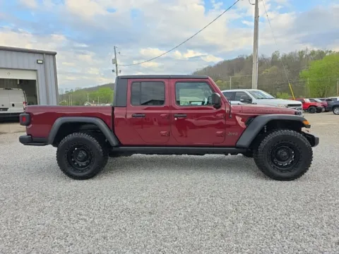 More photos of 2021 Jeep Gladiator Rubicon at Hocking Valley Motors, OH