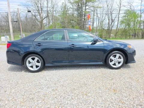 More photos of 2014 Toyota Camry SE at Hocking Valley Motors, OH