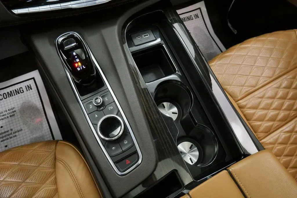 2021 Cadillac Escalade Premium Luxury - Photo 36