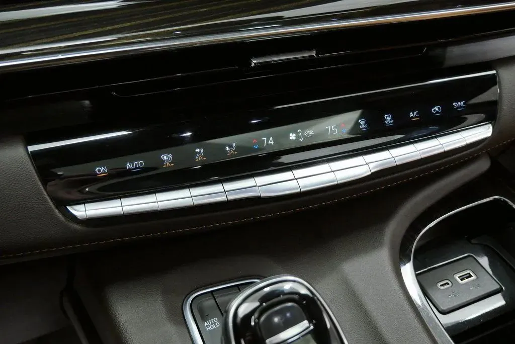 2021 Cadillac Escalade Premium Luxury - Photo 32