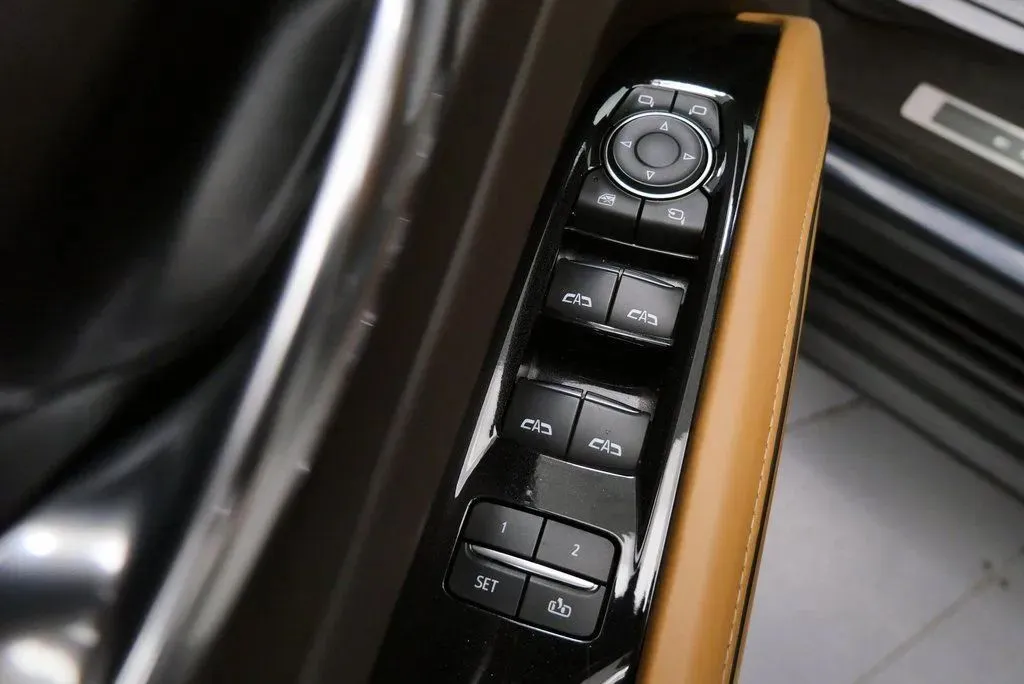2021 Cadillac Escalade Premium Luxury - Photo 14