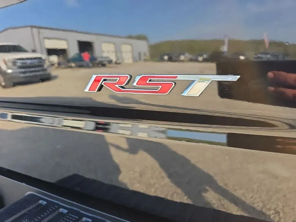 2022 Chevrolet Silverado 1500 RST - Photo 10