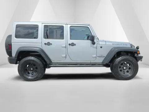 More photos of 2015 Jeep Wrangler Unlimited Rubicon at Hocking Valley Motors, OH