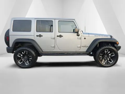 More photos of 2015 Jeep Wrangler Unlimited Rubicon at Hocking Valley Motors, OH