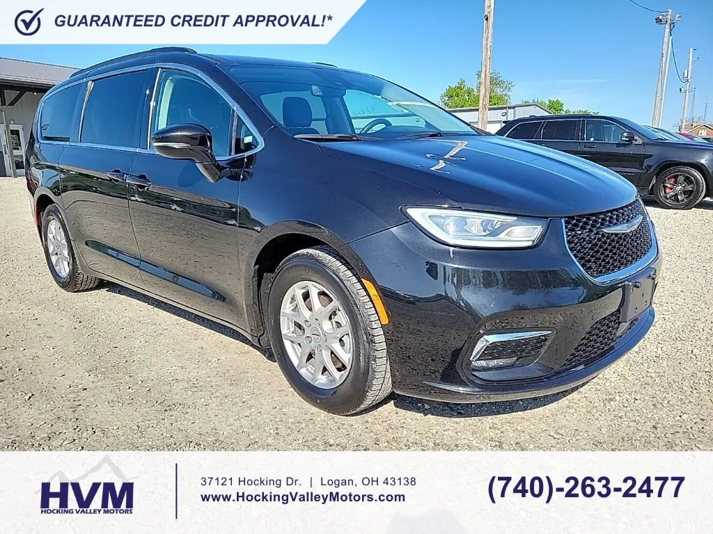 2022 Chrysler Pacifica Touring L for sale in Logan, OH