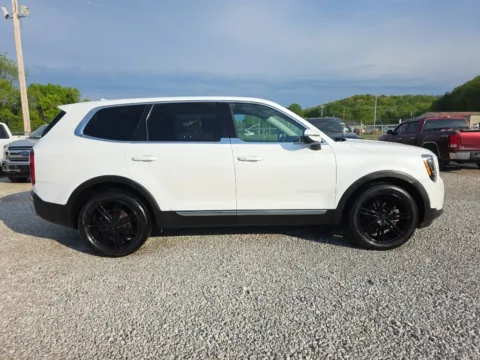 More photos of 2020 Kia Telluride LX at Hocking Valley Motors, OH