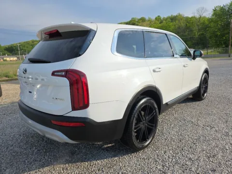 More photos of 2020 Kia Telluride LX at Hocking Valley Motors, OH
