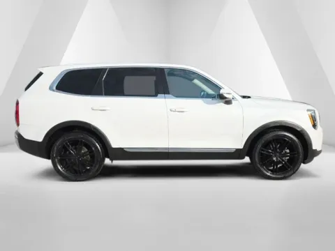 More photos of 2020 Kia Telluride LX at Hocking Valley Motors, OH