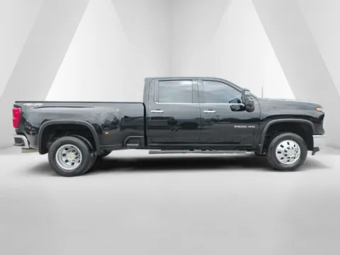 More photos of 2024 Chevrolet Silverado 3500HD LTZ at Hocking Valley Motors, OH