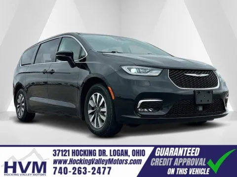 Black 2024 Chrysler Pacifica Hybrid Select for sale in Logan, OH