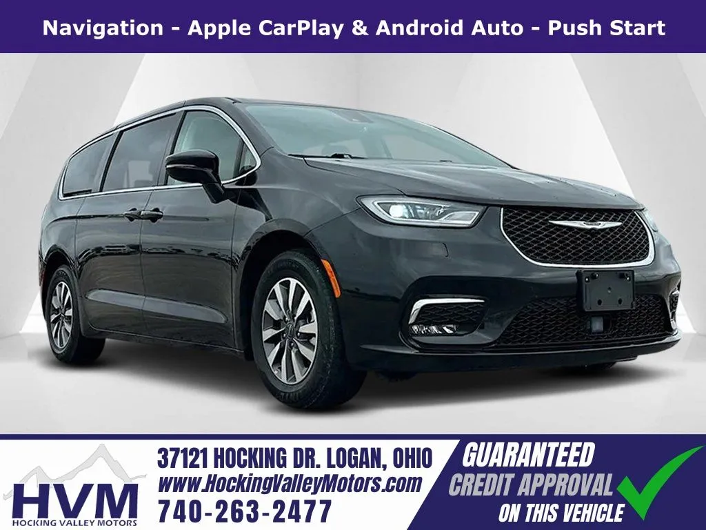 2024 Chrysler Pacifica Hybrid Select PHEV's photo