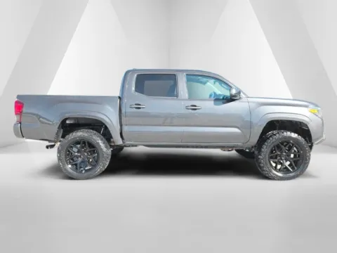 More photos of 2020 Toyota Tacoma SR at Hocking Valley Motors, OH
