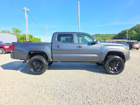 More photos of 2020 Toyota Tacoma SR at Hocking Valley Motors, OH