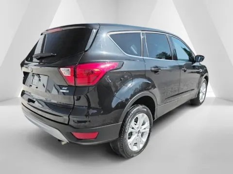 More photos of 2019 Ford Escape SE at Hocking Valley Motors, OH