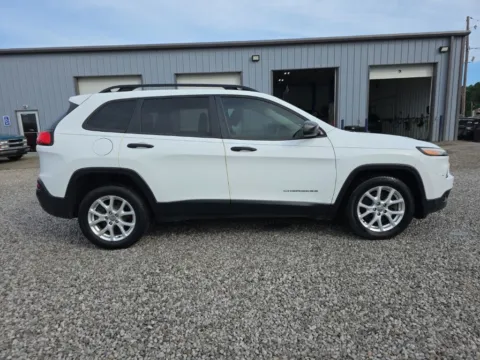 More photos of 2016 Jeep Cherokee Sport at Hocking Valley Motors, OH